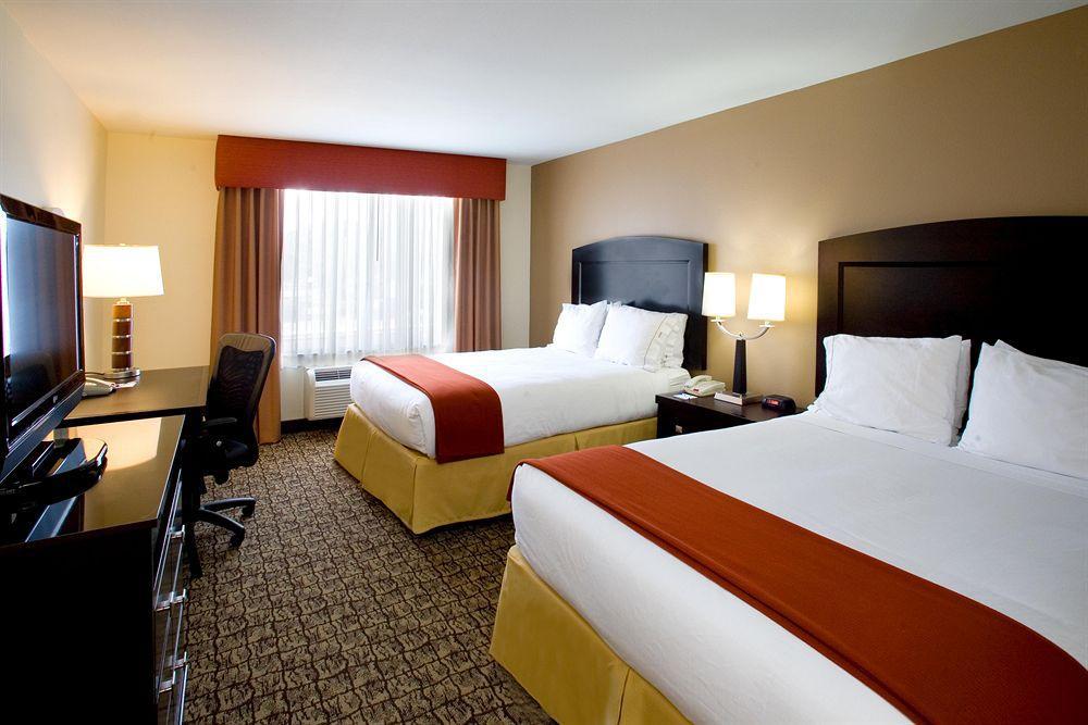 Holiday Inn Express Uvalde, An Ihg Hotel Dış mekan fotoğraf